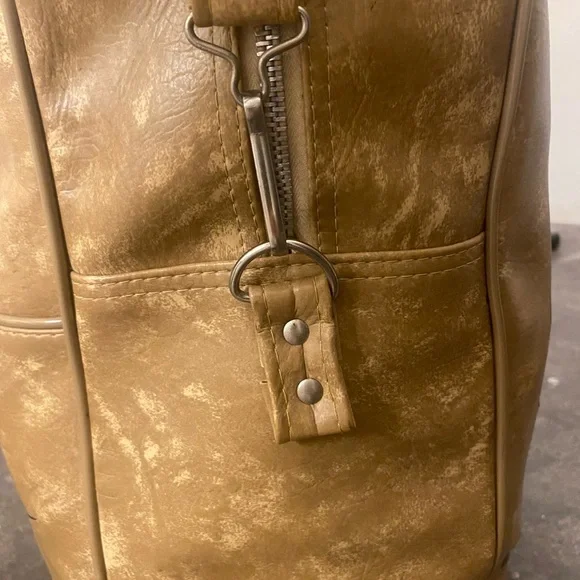 Vintage 1980’s Nike Travelite Shoulder Bag